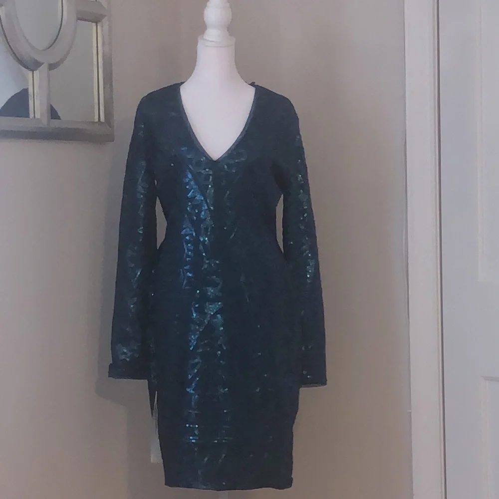 NWT BCBGMAXAZRIA Morris Bodycon Art Deco V neck dress - Picture 3 of 8